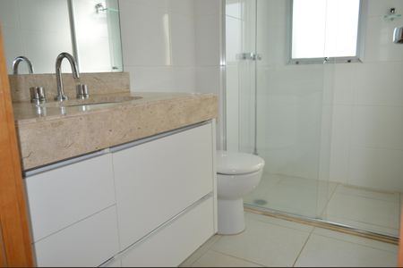 Apartamento para alugar com 214m², 3 quartos e 3 vagasBanheiro da Suíte 2