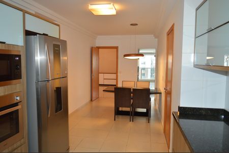 Apartamento para alugar com 214m², 3 quartos e 3 vagasCozinha