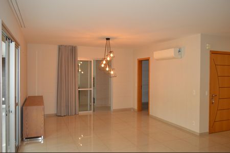 Apartamento para alugar com 214m², 3 quartos e 3 vagasSala