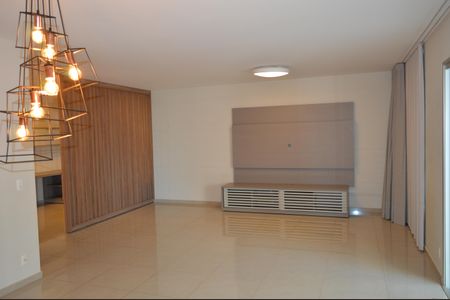 Apartamento para alugar com 214m², 3 quartos e 3 vagasSala