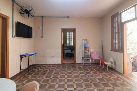 Casa para alugar com 1900m², 7 quartos e 4 vagasSala