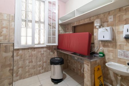 Casa para alugar com 1900m², 7 quartos e 4 vagasBanheiro 1