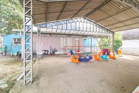 Casa para alugar com 1900m², 7 quartos e 4 vagasQuintal