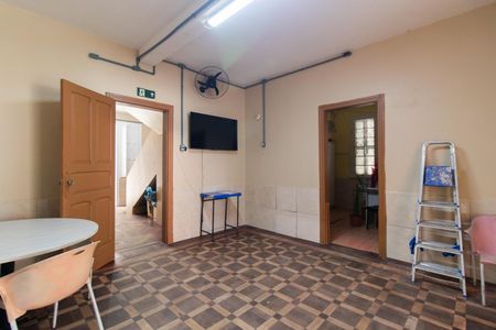 Casa para alugar com 1900m², 7 quartos e 4 vagasSala