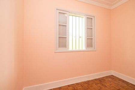 Casa à venda com 240m², 4 quartos e 3 vagas Casa à venda com 240m², 4 quartos e 3 vagasQuarto 2