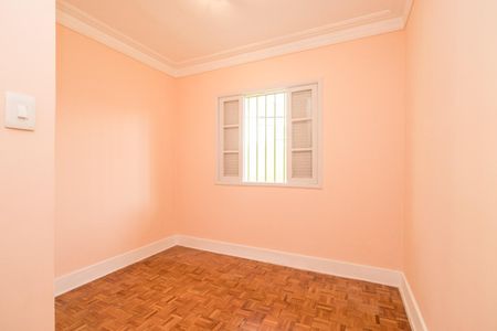 Casa à venda com 240m², 4 quartos e 3 vagas Casa à venda com 240m², 4 quartos e 3 vagasQuarto 2