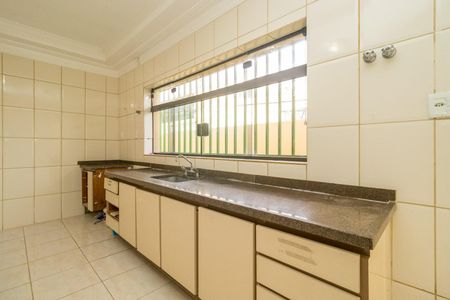 Casa à venda com 240m², 4 quartos e 3 vagas Casa à venda com 240m², 4 quartos e 3 vagasCozinha