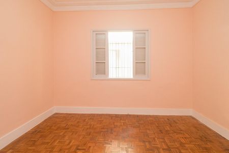 Casa à venda com 240m², 4 quartos e 3 vagas Casa à venda com 240m², 4 quartos e 3 vagasQuarto 1