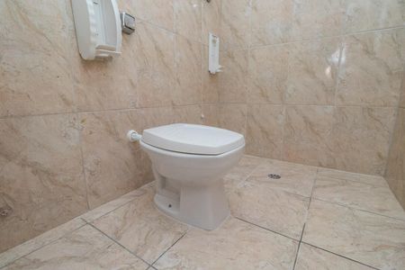 Casa à venda com 240m², 4 quartos e 3 vagas Casa à venda com 240m², 4 quartos e 3 vagasBanheiro Social