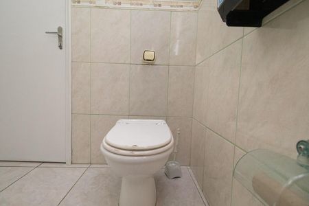 Casa à venda com 240m², 4 quartos e 3 vagas Casa à venda com 240m², 4 quartos e 3 vagasBanheiro da Suíte