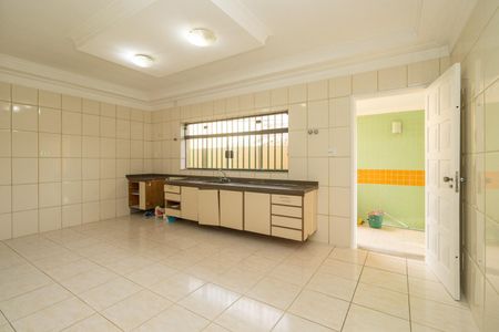 Casa à venda com 240m², 4 quartos e 3 vagas Casa à venda com 240m², 4 quartos e 3 vagasCozinha