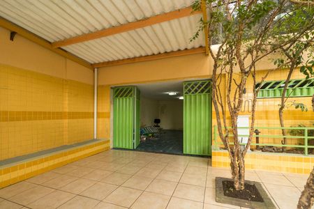 Casa à venda com 240m², 4 quartos e 3 vagas Casa à venda com 240m², 4 quartos e 3 vagasGaragem