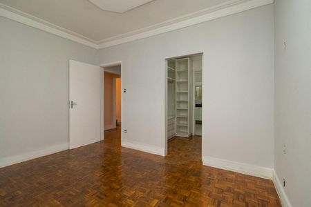 Casa à venda com 240m², 4 quartos e 3 vagas Casa à venda com 240m², 4 quartos e 3 vagasSuíte