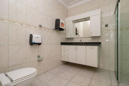 Casa à venda com 240m², 4 quartos e 3 vagas Casa à venda com 240m², 4 quartos e 3 vagasBanheiro da Suíte