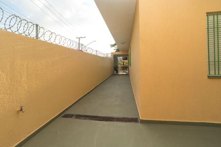 Casa à venda com 240m², 4 quartos e 3 vagas Casa à venda com 240m², 4 quartos e 3 vagasQuintal
