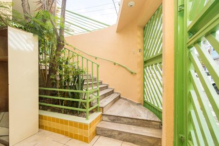 Casa à venda com 240m², 4 quartos e 3 vagas Casa à venda com 240m², 4 quartos e 3 vagasGaragem