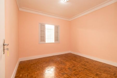Casa à venda com 240m², 4 quartos e 3 vagas Casa à venda com 240m², 4 quartos e 3 vagasQuarto 1