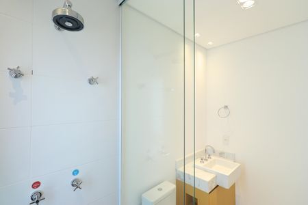 Apartamento à venda com 99m², 2 quartos e 2 vagasBanheiro da Suíte 1