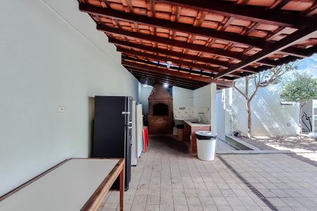 Apartamento à venda com 60m², 2 quartos e sem vagaÁrea comum - Churrasqueira