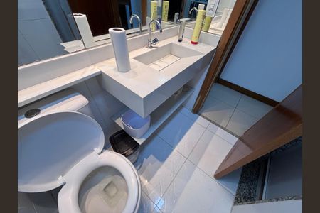 Apartamento para alugar com 198m², 4 quartos e 3 vagasBanheiro