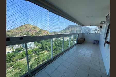 Apartamento para alugar com 198m², 4 quartos e 3 vagasVaranda