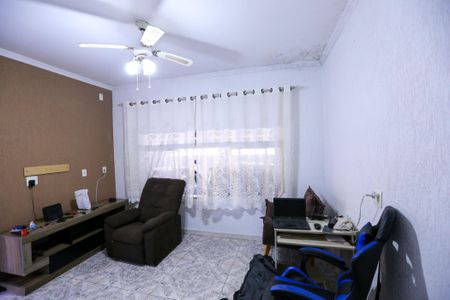 Casa para alugar com 126m², 3 quartos e 2 vagasSala