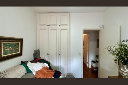 Apartamento à venda com 100m², 3 quartos e 2 vagasQuarto 