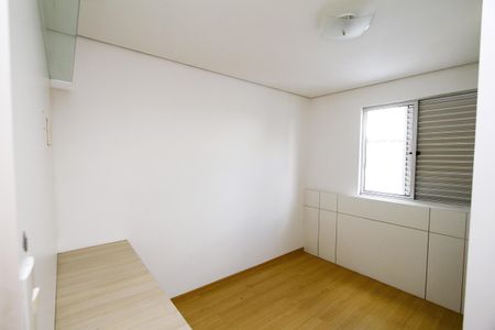 Apartamento à venda com 76m², 3 quartos e 2 vagasQuarto 2