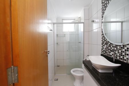 Apartamento à venda com 76m², 3 quartos e 2 vagasBanheiro da Suíte