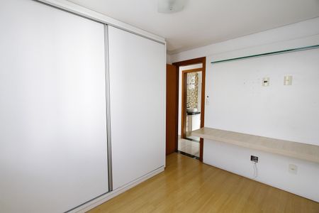 Apartamento à venda com 76m², 3 quartos e 2 vagasQuarto 2