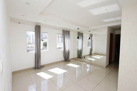 Sala de apartamento à venda com 3 quartos, 76m² em Prado, Belo Horizonte
