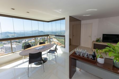 Apartamento para alugar com 56m², 1 quarto e 1 vagaVaranda da Sala 