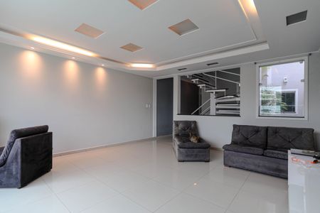 Casa para alugar com 125m², 3 quartos e 2 vagasSala