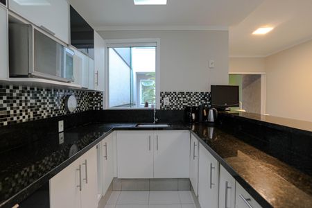 Casa para alugar com 125m², 3 quartos e 2 vagasCozinha