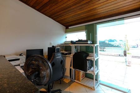 Casa para alugar com 125m², 3 quartos e 2 vagasEscritório