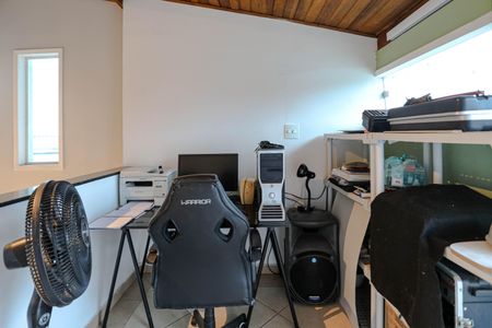 Casa para alugar com 125m², 3 quartos e 2 vagasEscritório