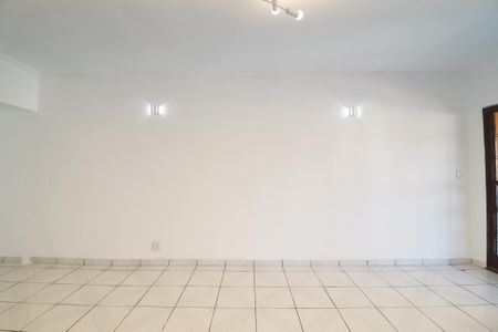 Casa para alugar com 200m², 3 quartos e 4 vagasSala