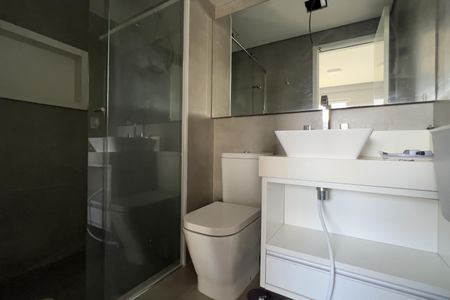 Banheiro de apartamento para alugar com 1 quarto, 38m² em Jardim Flor da Montanha, Guarulhos