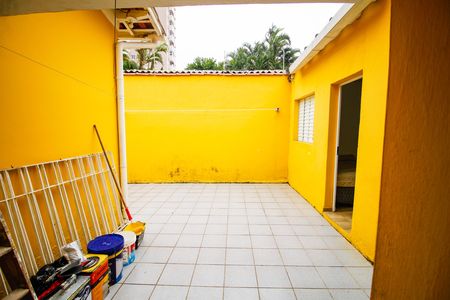 Casa para alugar com 300m², 4 quartos e 5 vagasQuintal