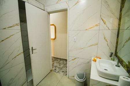 Casa para alugar com 300m², 4 quartos e 5 vagasBanheiro