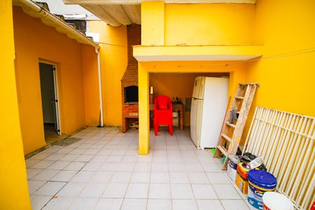 Casa para alugar com 300m², 4 quartos e 5 vagasQuintal
