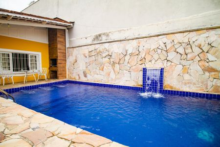 Casa para alugar com 300m², 4 quartos e 5 vagasPiscina
