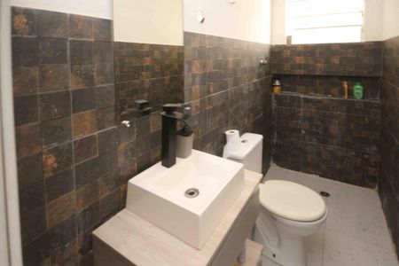 Casa à venda com 144m², 3 quartos e 1 vagaBanheiro