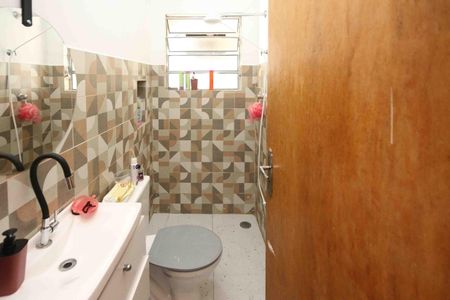 Casa à venda com 144m², 3 quartos e 1 vagaBanheiro