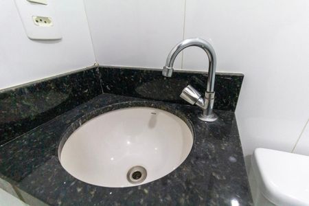 Apartamento à venda com 40m², 2 quartos e sem vaga Apartamento à venda com 40m², 2 quartos e sem vagaBanheiro