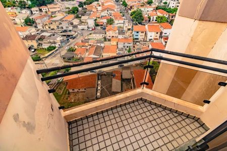 Apartamento à venda com 265m², 5 quartos e 3 vagasVista da cidade de um apartamento com escada e varanda.
