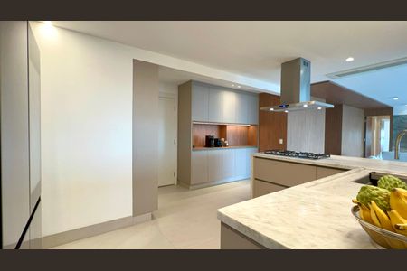 Apartamento à venda com 157m², 3 quartos e 2 vagasCozinha