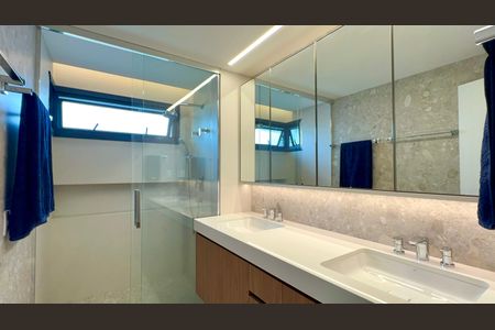 Apartamento à venda com 157m², 3 quartos e 2 vagasBanheiro da Suíte 3