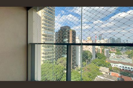 Apartamento à venda com 157m², 3 quartos e 2 vagasSacada da suite