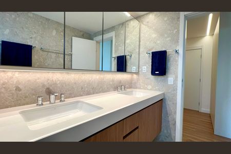 Apartamento à venda com 157m², 3 quartos e 2 vagasBanheiro da Suíte 3